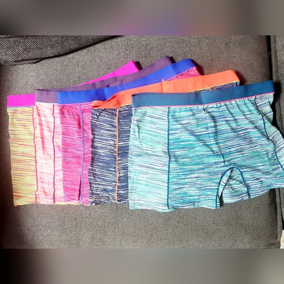 Youmita Sport Shorts - Picture 5 of 5